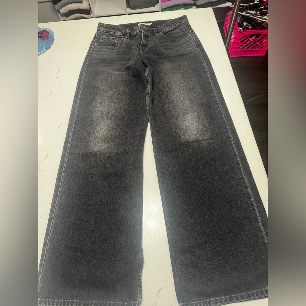 LEVI’S LOW LOOSE.  NEW WITHOUT TAGS. BLACK DENIM. SIZE 28. 🖤